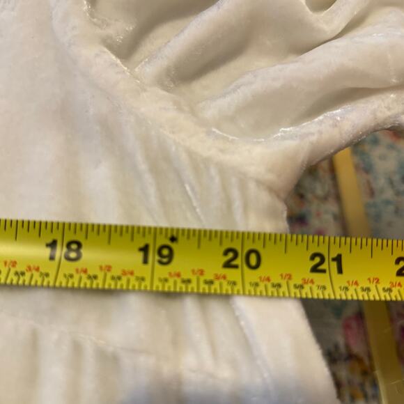 Velvet by Graham & Spencer Nancy Silk Velvet Top Ivory White Large Quiet Luxury - Picture 9 of 11